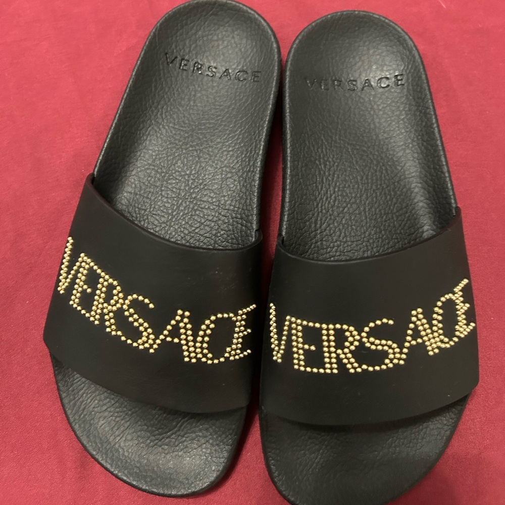 BNWT Authentic Versace slides